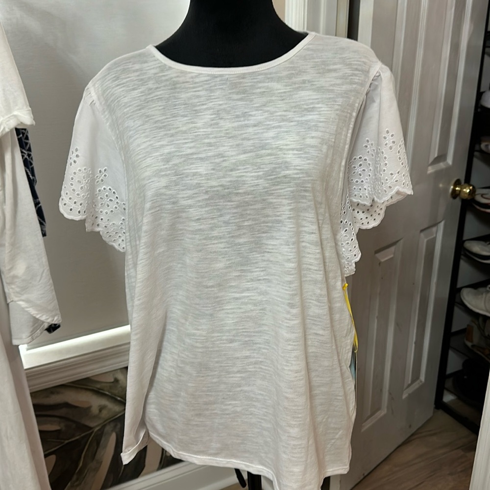 NWT CeCe blouse with eyelet cap sleeves Size XL
